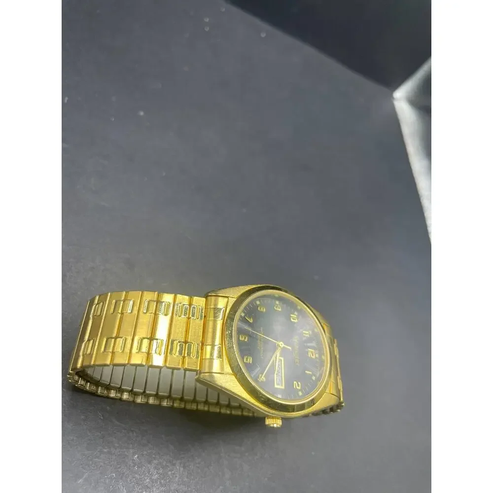 Wrangler Hero Quartz Wristwatch Gold Tone Black Dial Day Date Expansion Band